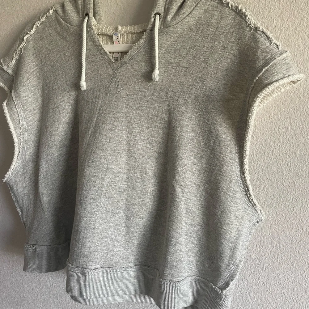 Free People Movement Swoop Crop Sleeveless Hoodie Women’s Medium Grey Athleisure - Picture 5 of 9